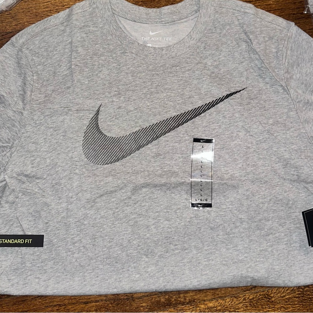 Nike Shirt The Nike Tee Standard Fit Gray Swoosh Front - Size SM MED LG XL - NEW